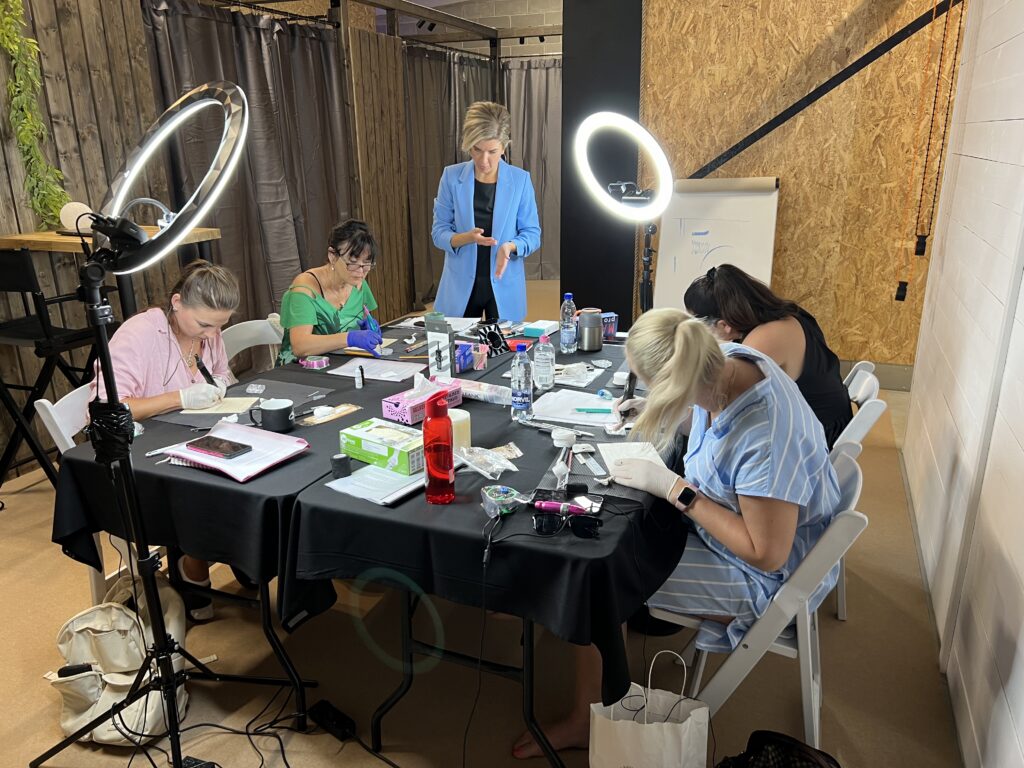 Püsimeigi baaskoolitus MyBrows Studios Triin Leyga